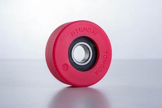 Pink Color Escalator Spare Parts Roller FUJTEC Model Specification Ф76*25